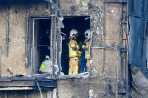 Jefe de Bomberos de Valencia: Recomendamos siempre quedarse en casa mientras extinguimos el fuego