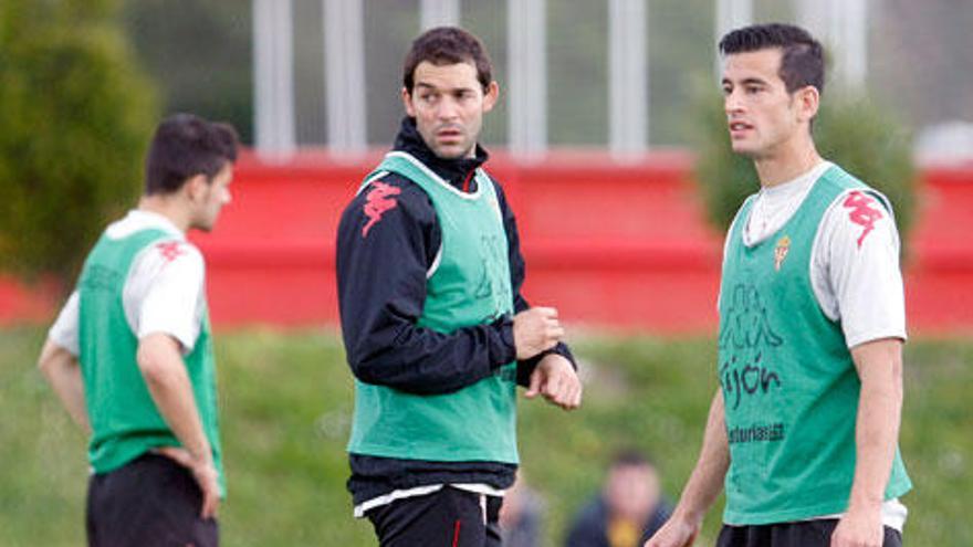 Por la izquierda, Canella, Iván Hernández y Luis Hernández, en el entrenamiento de ayer.