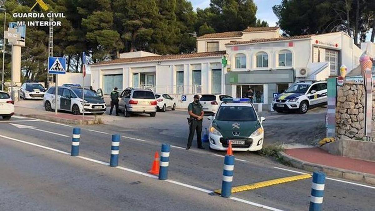 Un control efectuado por la Guardia Civil de Benissa en la zona costera de Benissa