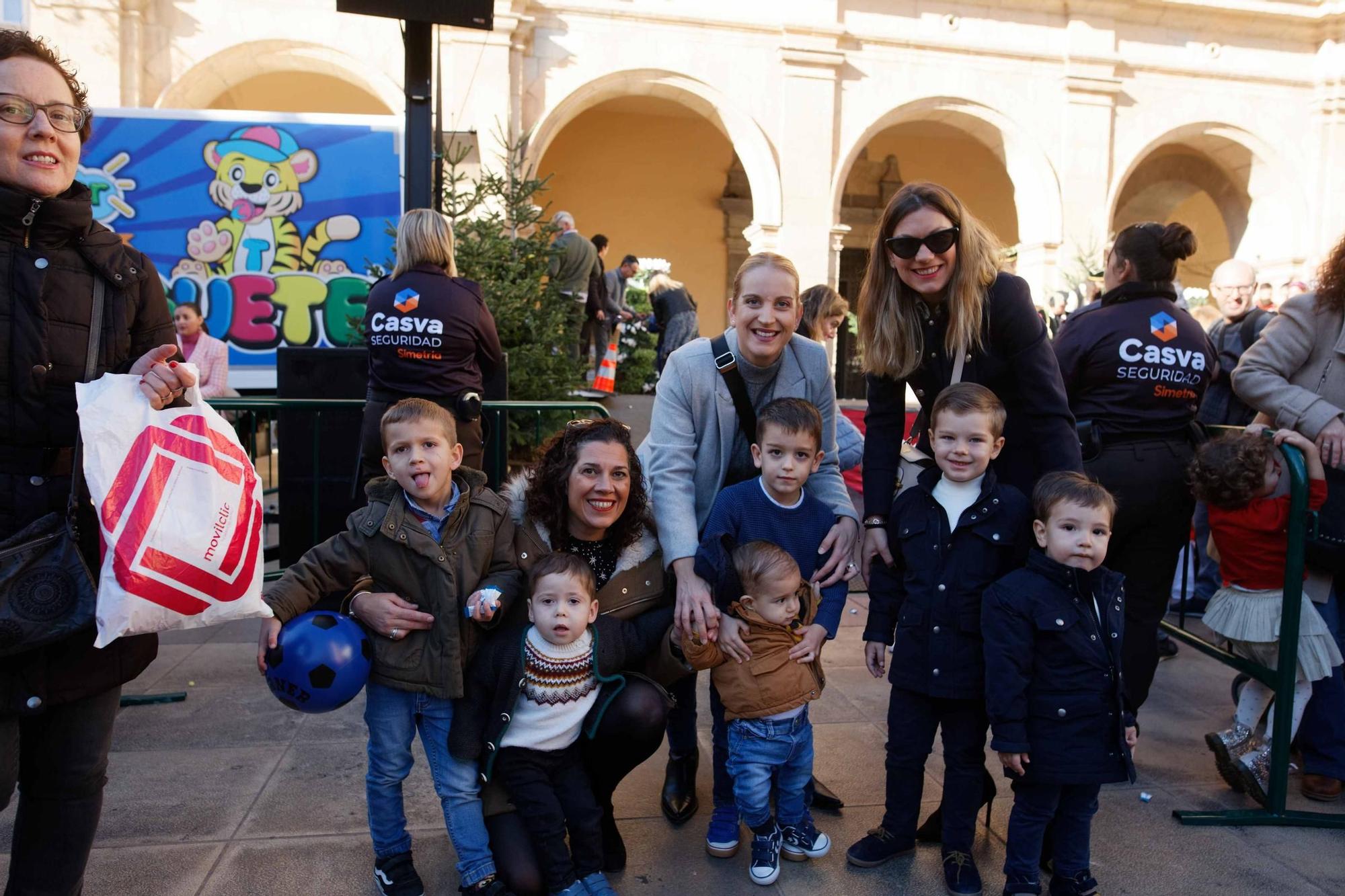Galería de imágenes: Los 'peques' de Castelló, ilusionados con el Cartero Real
