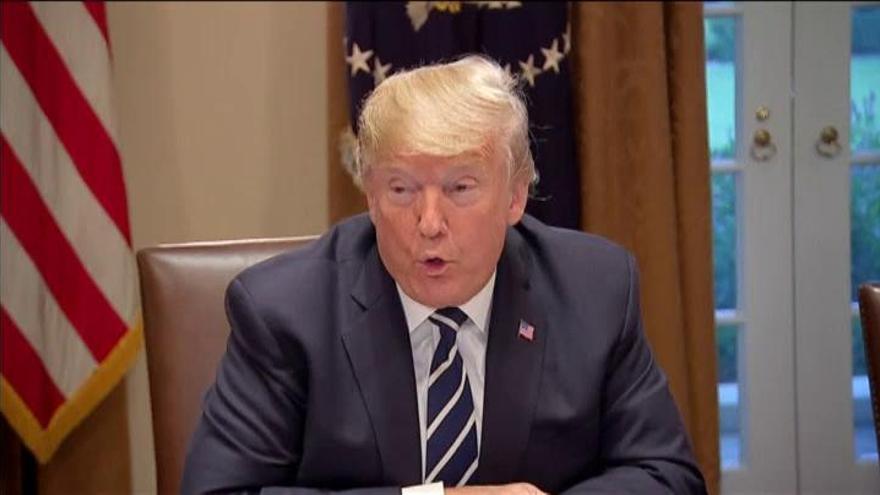 Trump corrige sus declaraciones de Helsinki