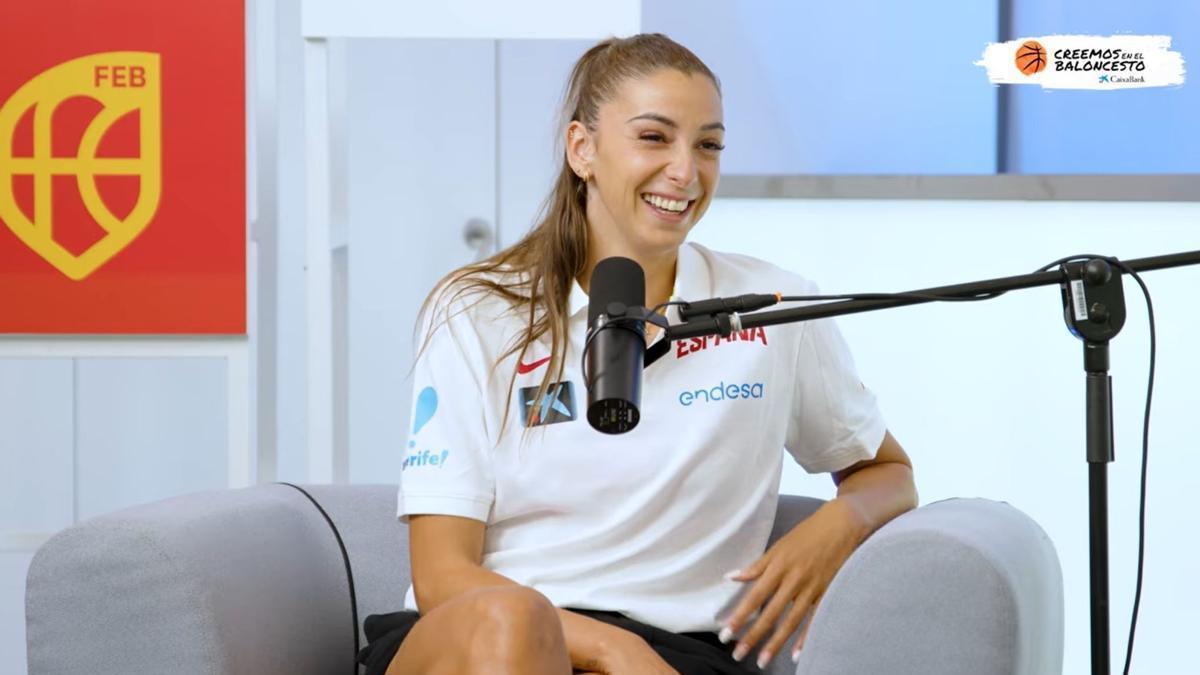Mariona, durante la charla con Helena Pueyo