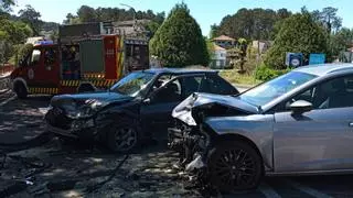 Dos heridos en un choque frontal, en Valga