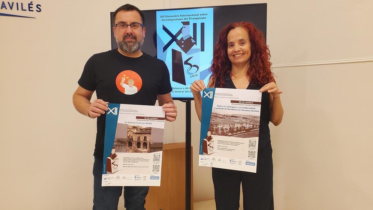 Toño Huerta y Ana Solís este viernes en la sala de prensa municipal de Avilés.