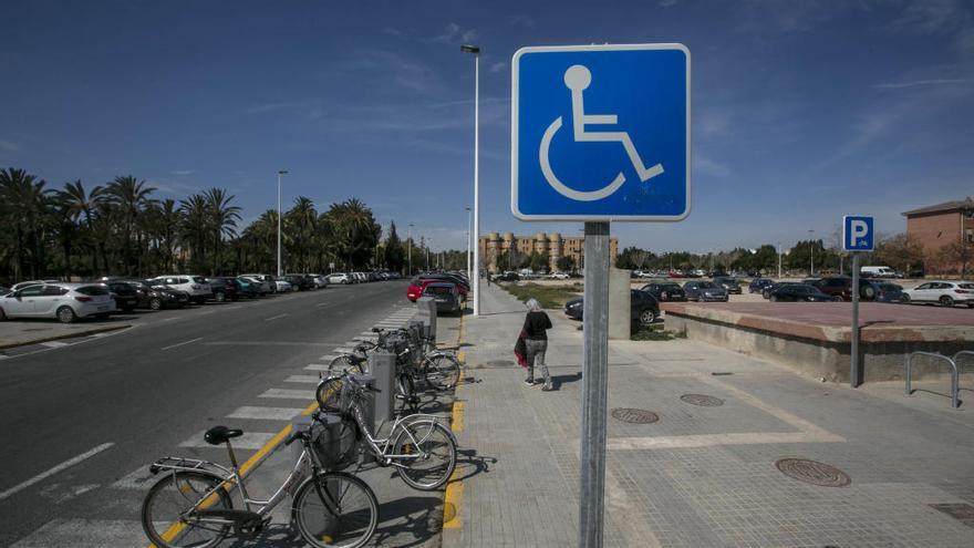 Una app de la UMH encuentra aparcamiento a personas con movilidad reducida
