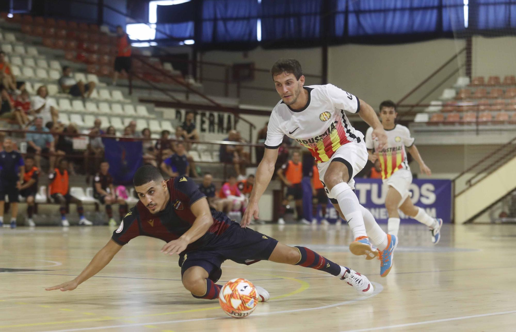 Primer partido del Levante UD FS de Sergio Mullor en Paterna (3-1)