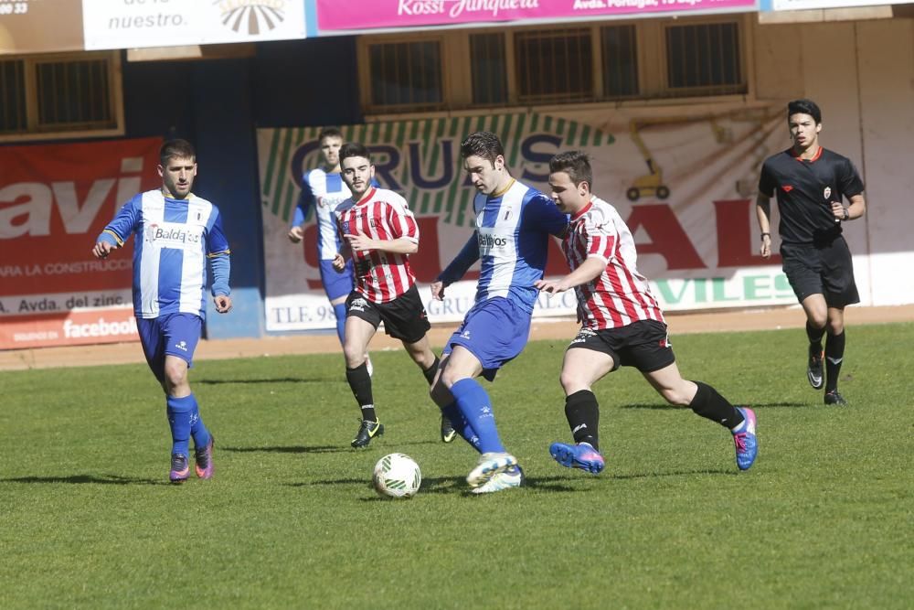 El partido entre el Real Avilés y el Siero, en imágenes