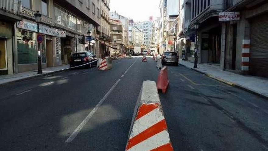 Barreras de hormigón para la seguridad de las fiestas. // L.F.