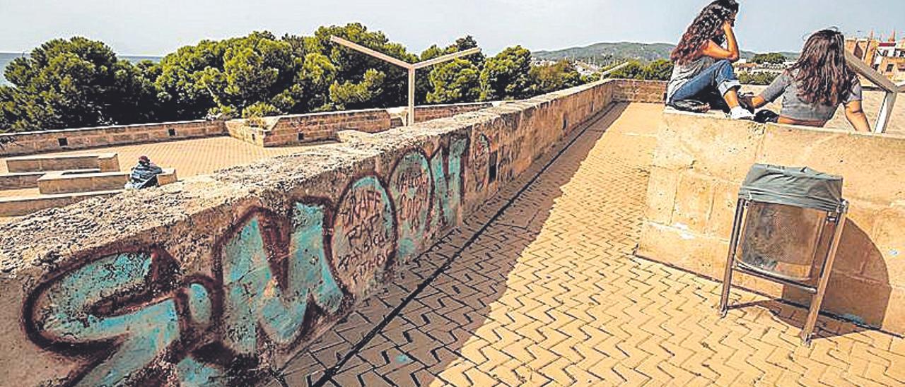 Vandalismo de autor en la muralla