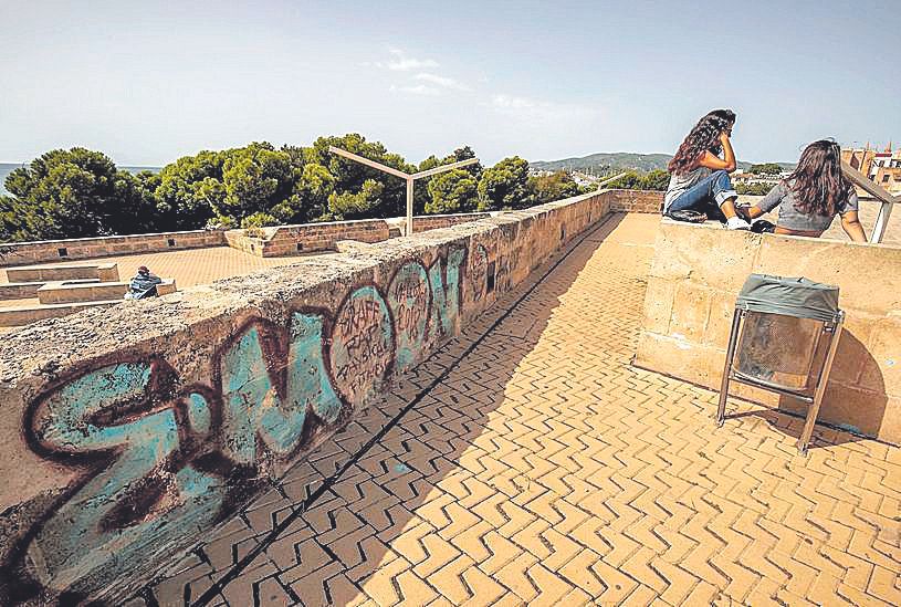 Vandalismo de autor en la muralla