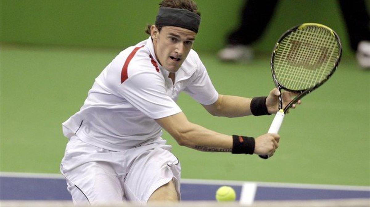Guillermo Olaso, en un partit disputat davant Juan Carlos Ferrero a Bilbao.