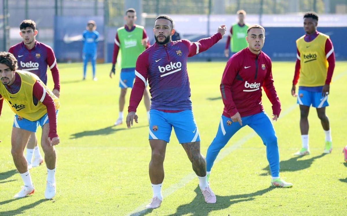 Memphis, en el entrenamiento previo a la visita del Madrid al Camp Nou.