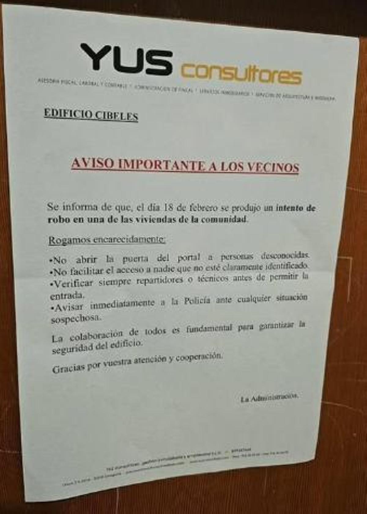 Cartel del edificio Cibeles, en la calle Escoriaza y Fabro de Zaragoza