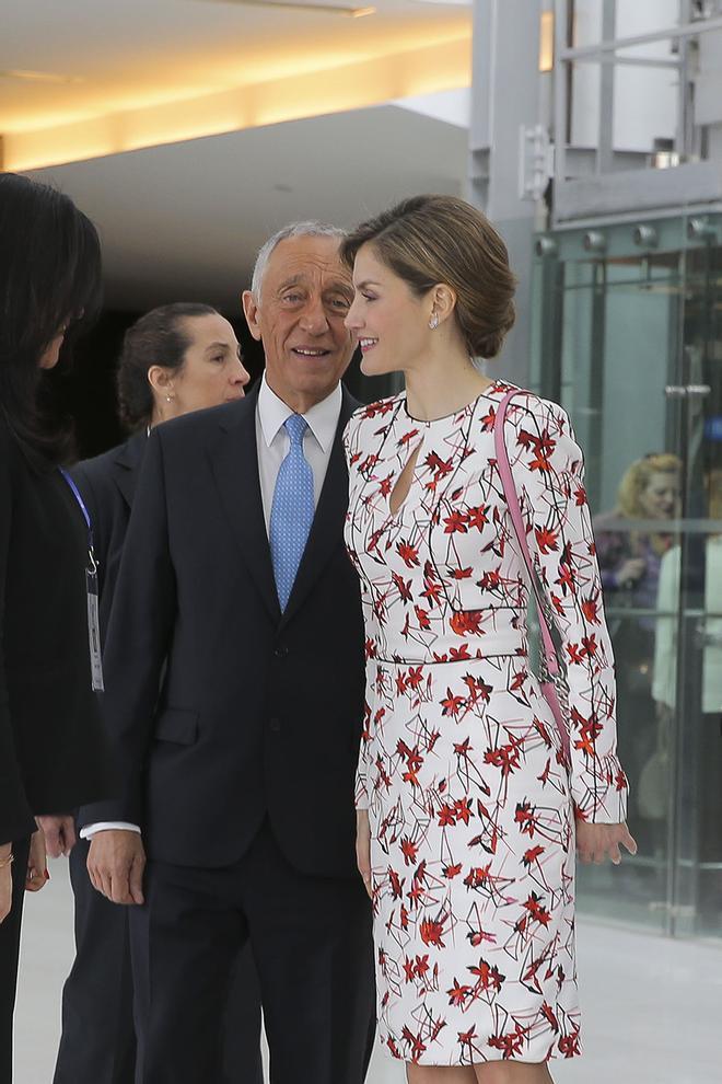 Letizia Ortiz y las flores en Oporto