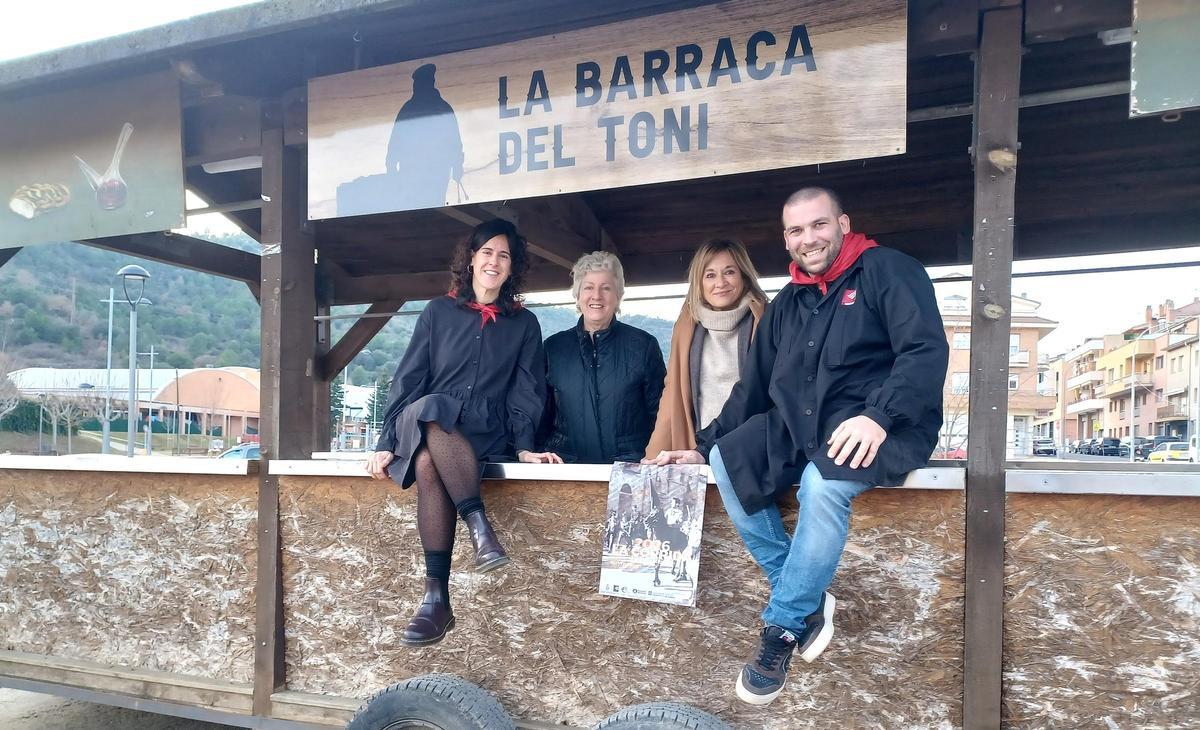 Presentació de la festa amb Queralt Ambròs i Joan Soler, de l'Associació de la Corrida (asseguts) i la regidora Imma Comas i l'alcaldessa de Puig-reig, Eva Serra