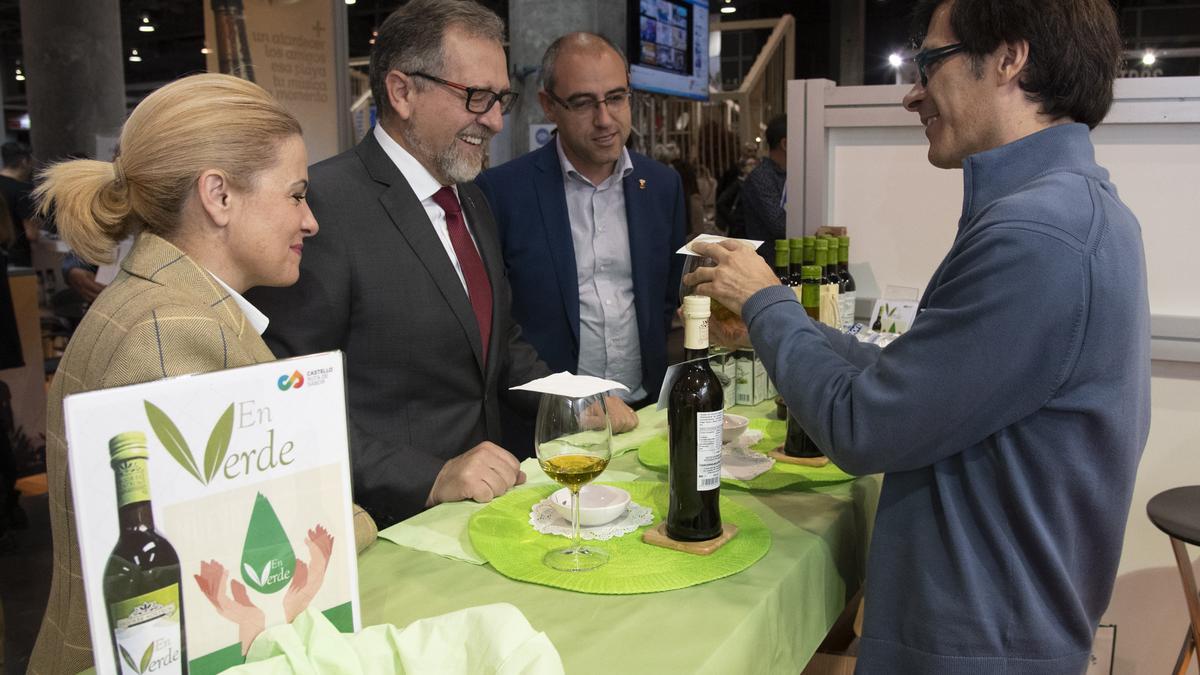 El presidente de la Diputación, José Martí, y la diputada de Turismo, Virginia Martí, en un acto de Castellón Ruta de Sabor.