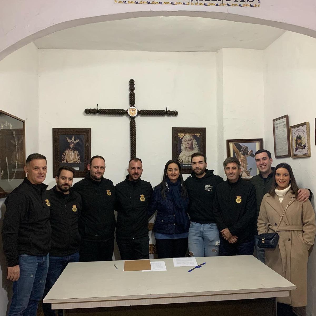 Miembros de la Agrupación Musical Yacente Ibiza  y de la Hermandad de Nuestro Señor Ecce-Homo, en Ronda.