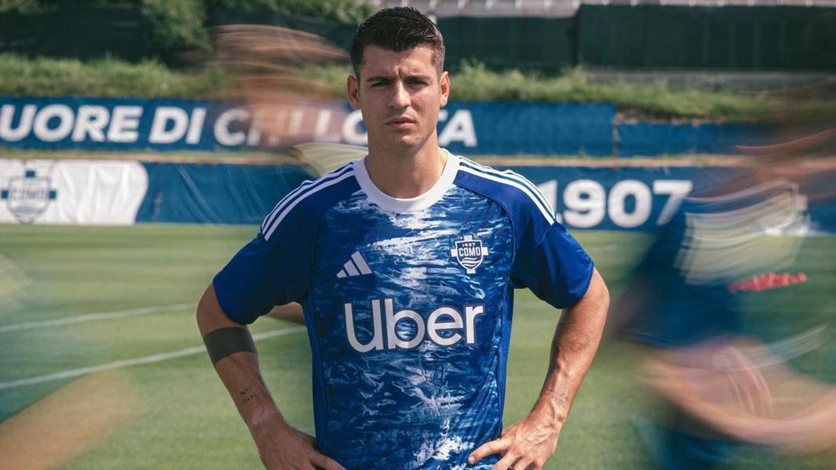 Álvaro Morata, con la camiseta del Como.