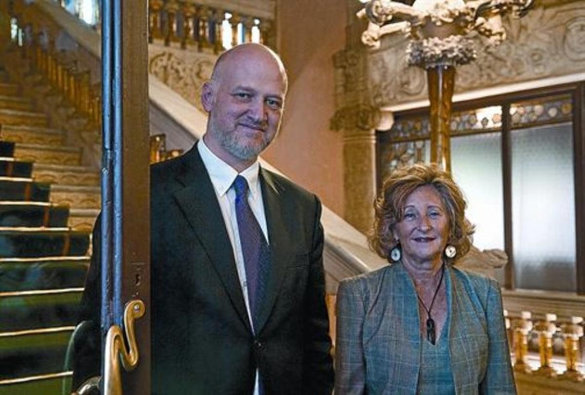 Joan Oller i Mariona Carulla, director general i presidenta, respectivament, de l’Orfeó Català, ahir, al Palau.