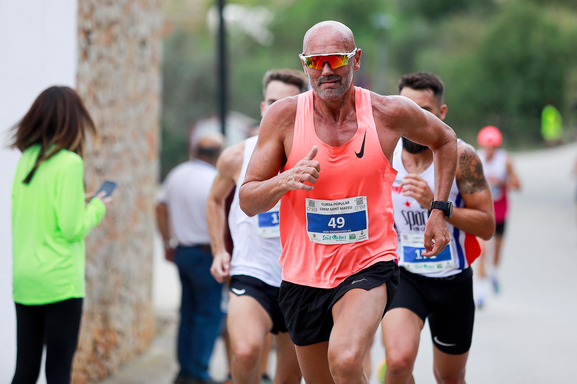 Búscate en la galería de imágenes de la Cursa 10K Pla de Sant Mateu