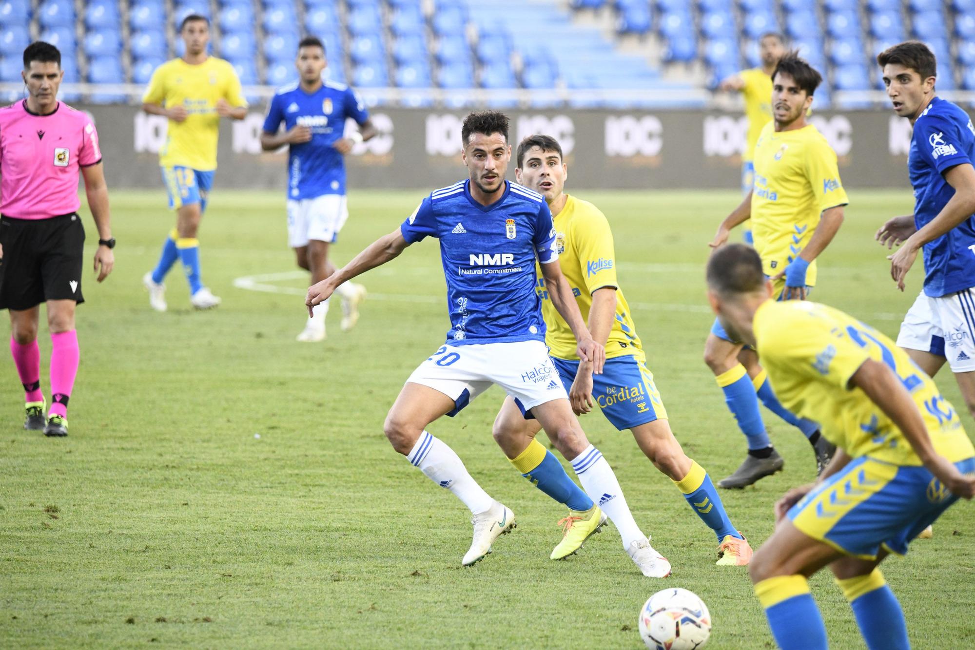 El partido del Oviedo, en imágenes