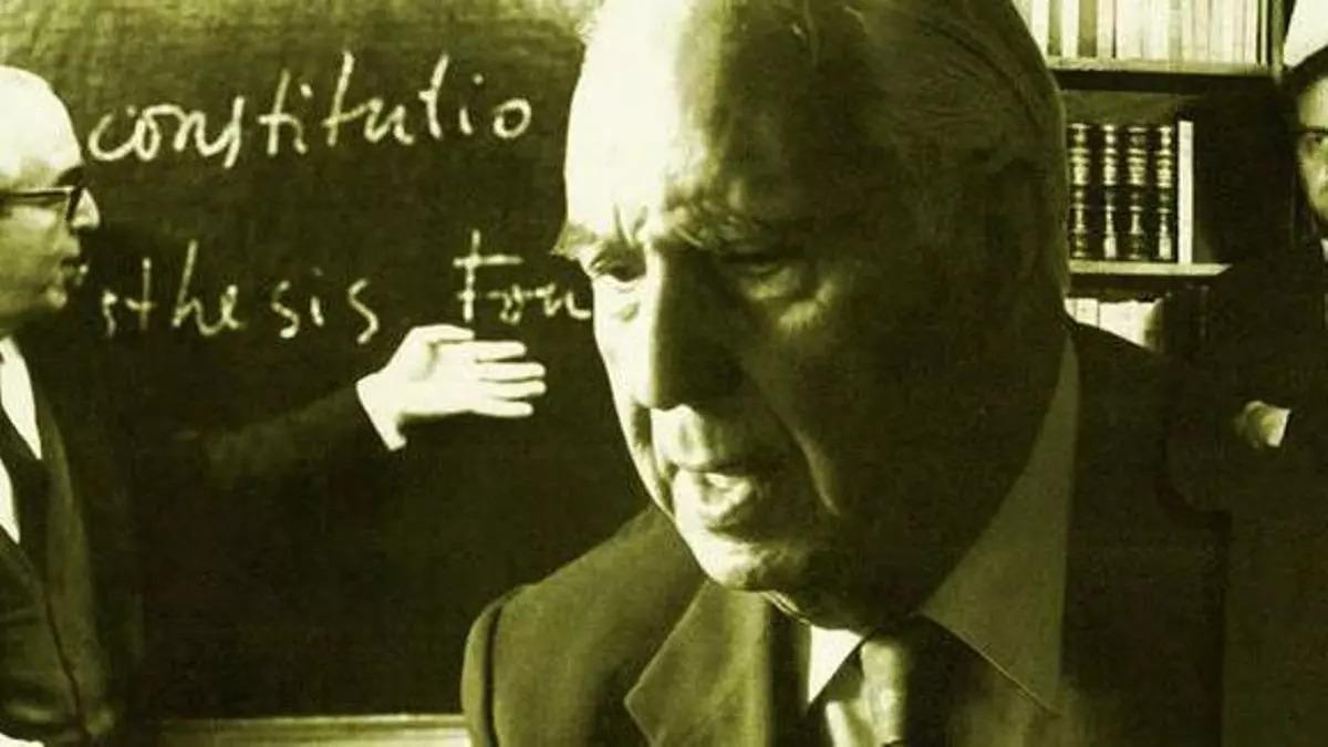 El filósofo, discípulo de Ortega, ocuparía puestos como docente en diversas universidades de España hasta su jubilación en 1978
