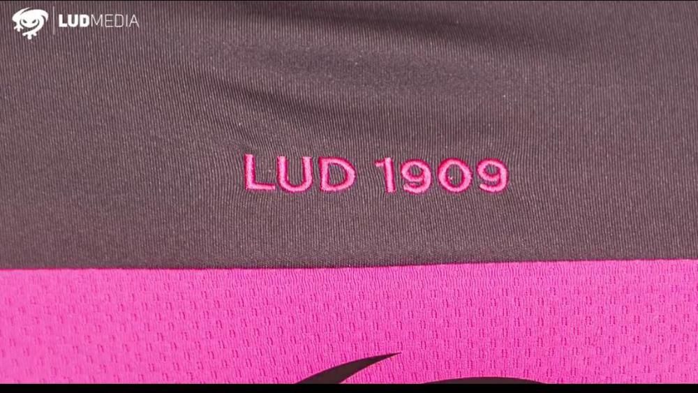 La camiseta rosa de entrenamiento del Levante