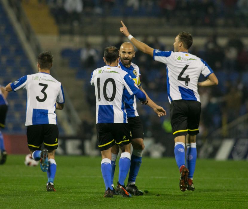 El Hércules remonta al Mestalla con goles de Pablo Íñiguez y Carlos Martínez