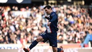 Leo Messi celebrando el gol que daba la victoria al PSG ante el Lille en el descuento