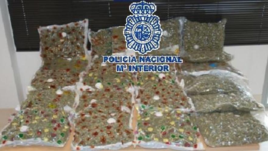 Paquetes de marihuana, envasada al vacío.