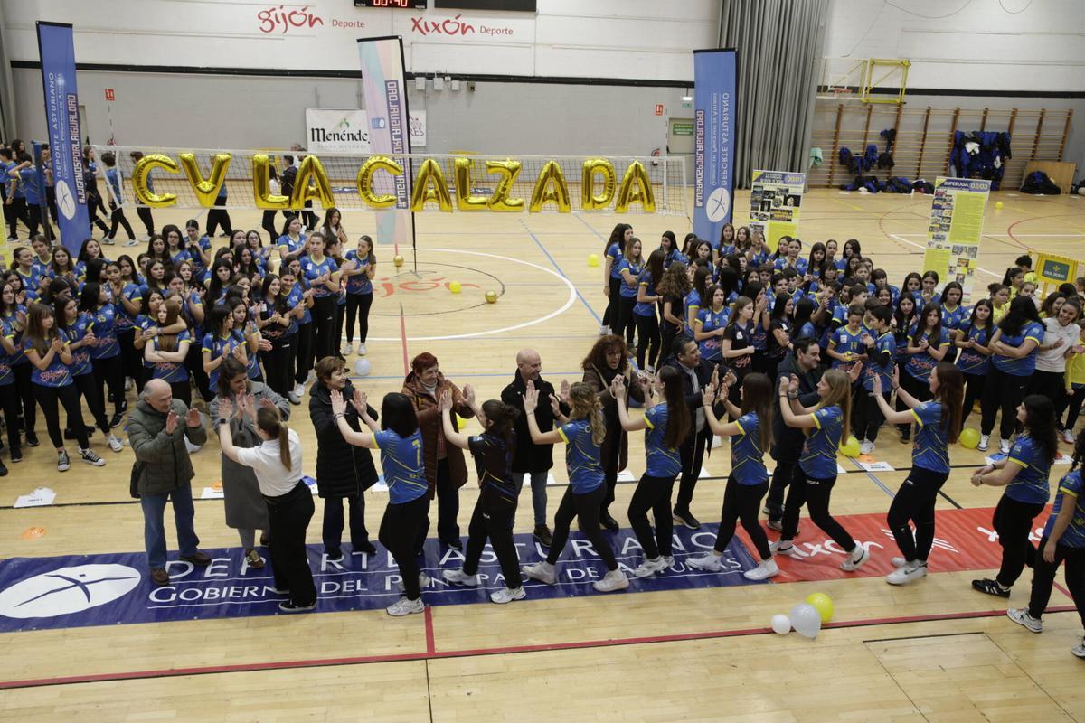 Gijón. Presentación de escuelas deportivas y equipos 2025/26 del CV La Calzada y 40 aniversario.