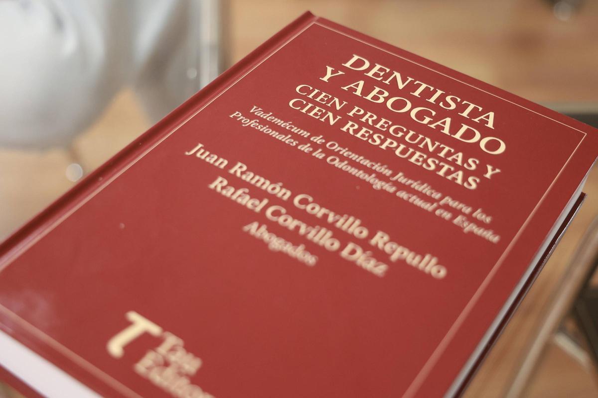 El libro ‘Dentista y abogado. Cien preguntas y respuestas’.