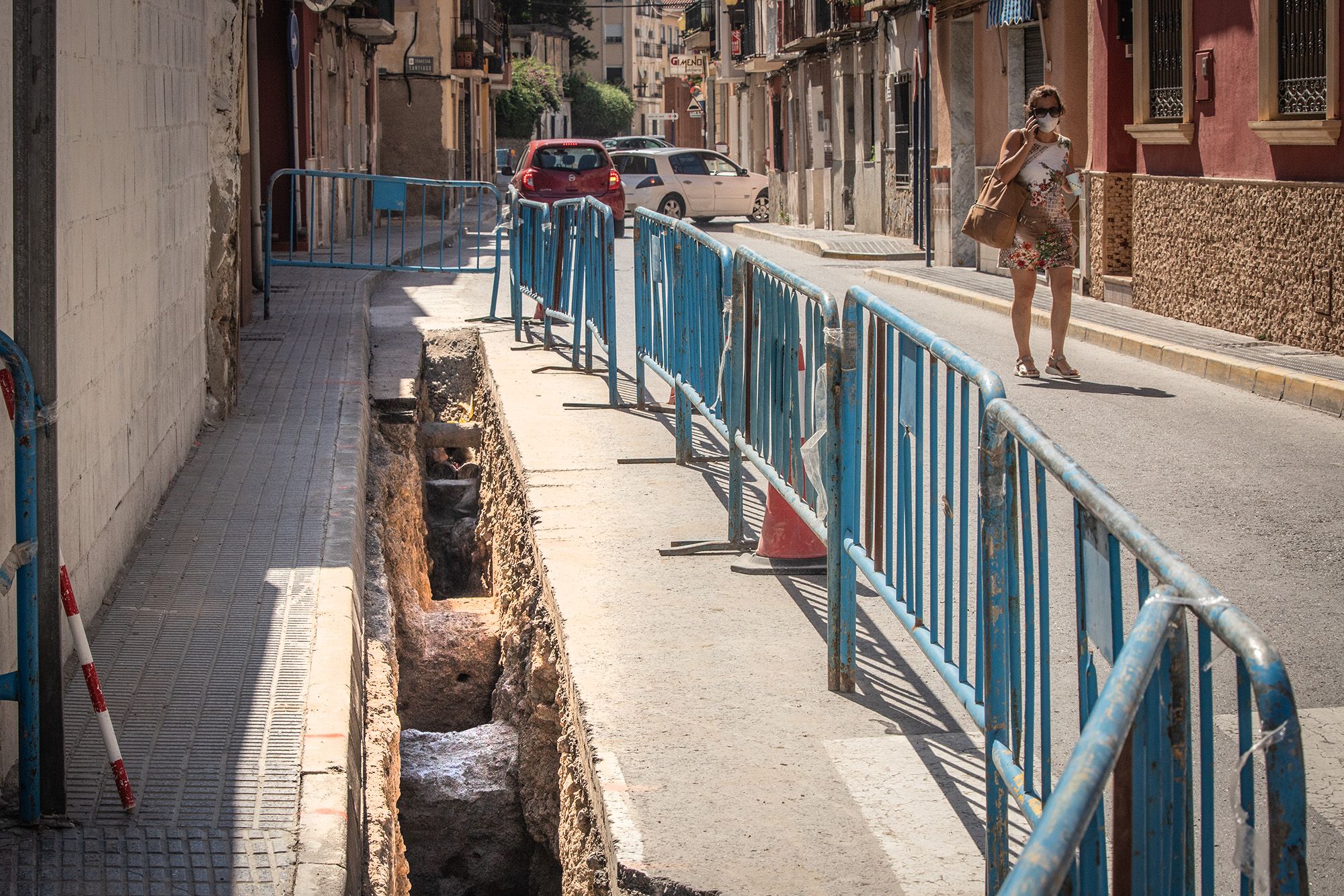 Hallan nuevos restos de las murallas y viviendas medievales en el casco urbano de Orihuela