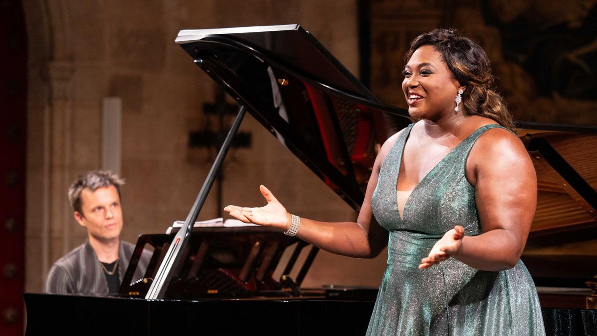 La soprano Angel Blue va debutar al Festival de Peralada amb el pianista Bryan Wagorn.
