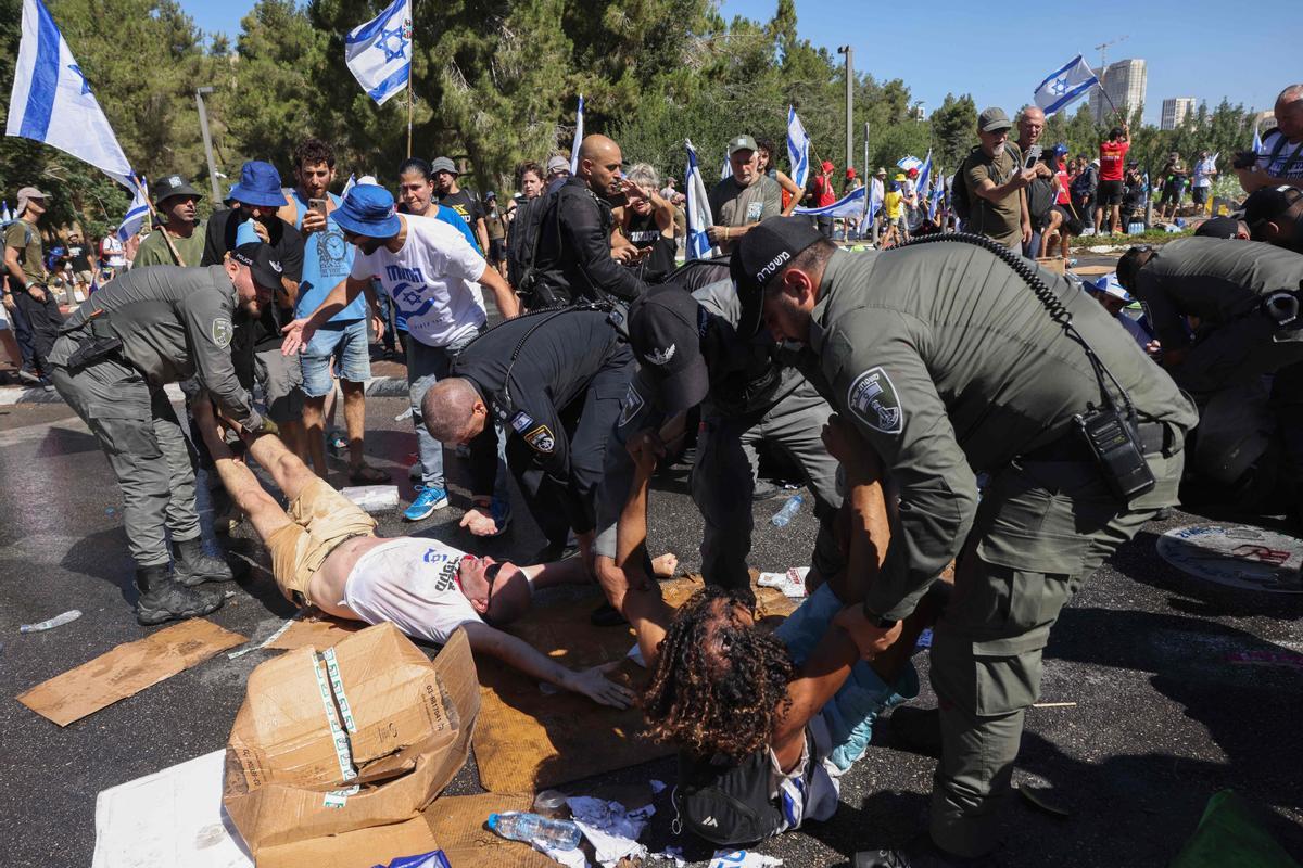 Las protestas masivas continúan en Israel por la reforma judicial