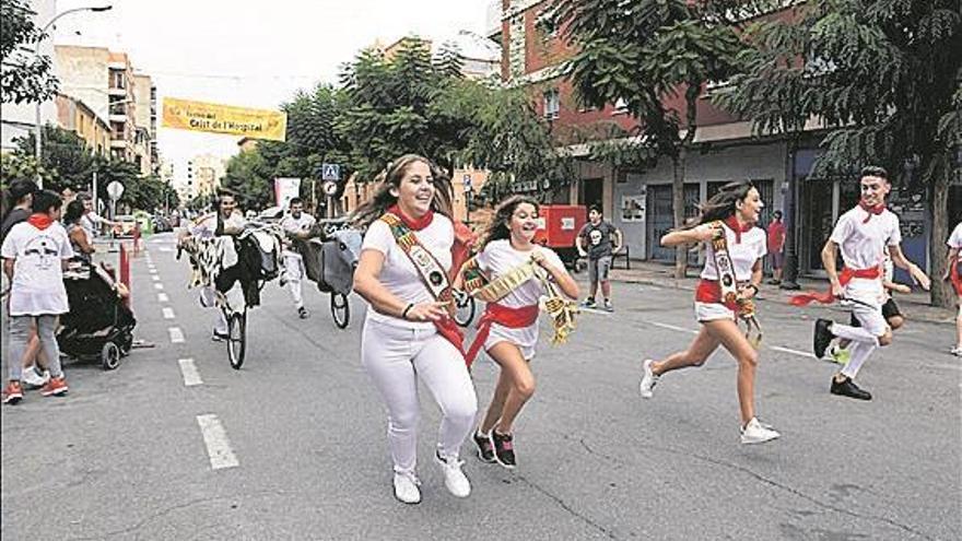 La fiesta de San Fermín luce en el barrio del Hospital