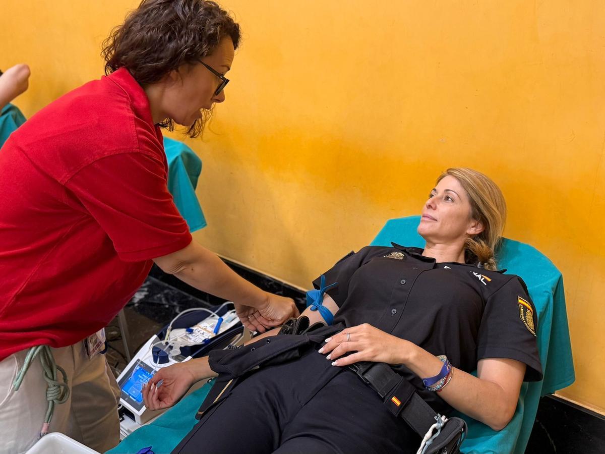 Agentes de Policía también donaron sangre en la jornada celebrada en el MARQ