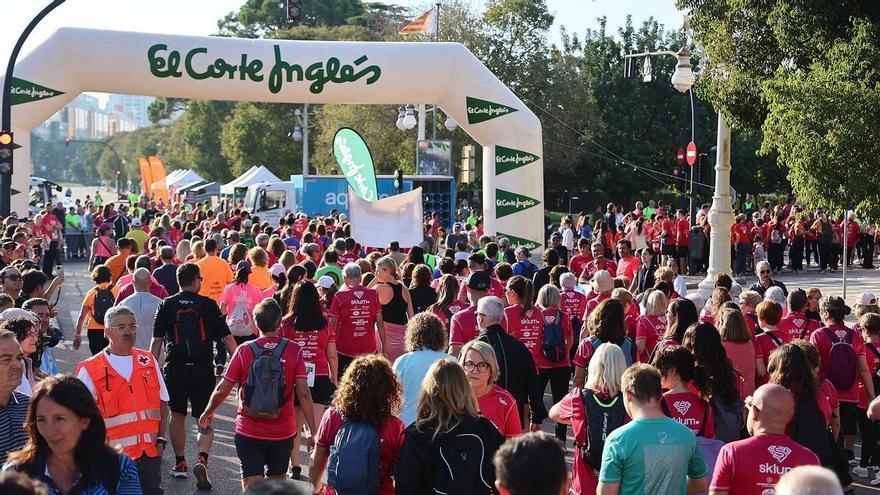Los dorsales de las marchas de RunCáncer, disponibles en los centros de El Corte Inglés