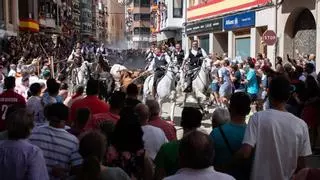 La quinta Entrada vuelve a llenar Segorbe: 52 segundos de toros y caballistas ante una multitud de asistentes