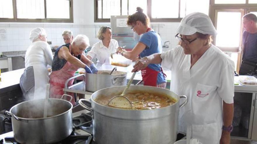 Benicarló reduce los servicios del comedor social en favor de ayudas para cocinar en casa