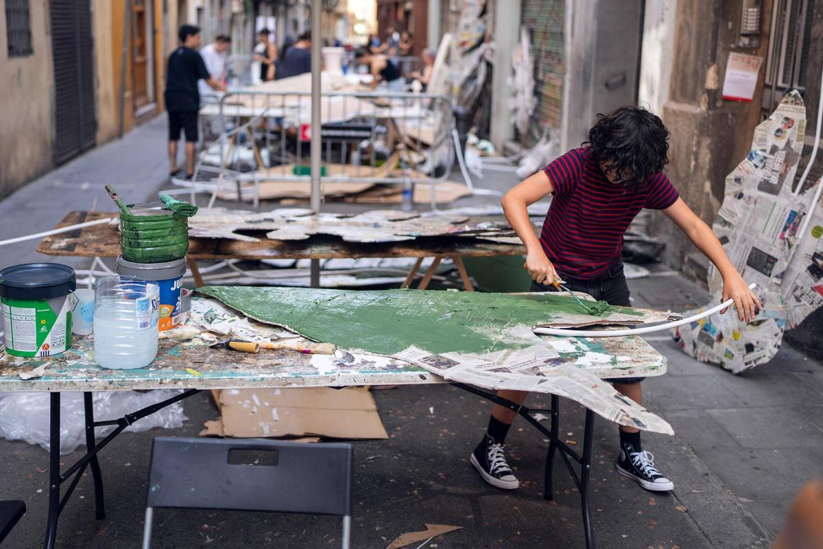 Gràcia prepara las calles para sus fiestas