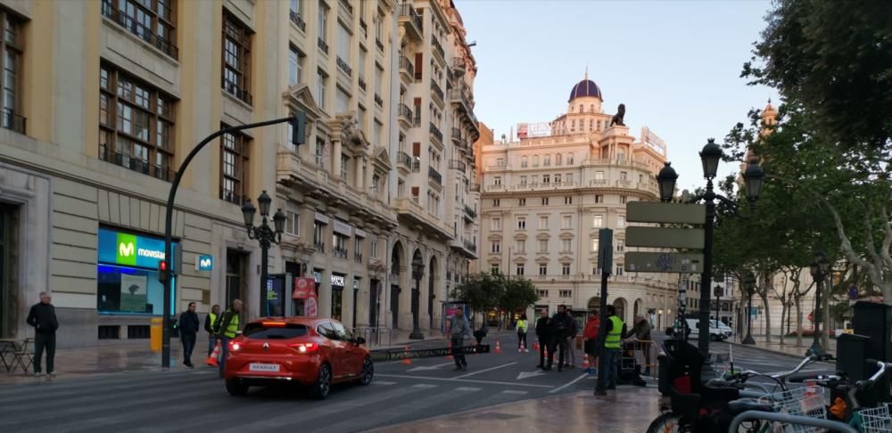 Rodaje de un spot publicitario en la plaza del Ayuntamiento de València