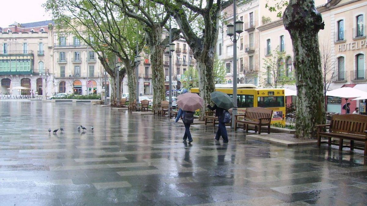 La Rambla de Figueres en un dia plujós