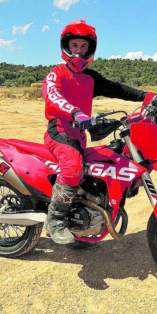 Sergio García presumió de moto de trial en sus redes sociales y también de su calidad en un post interactuando con la piloto española Laia Sanz.