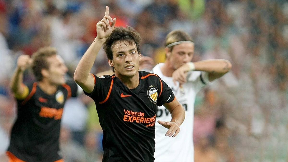 David Silva celebra un gol en su etapa como jugador del Valencia