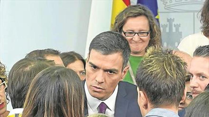 Sánchez renuncia a emplear mano dura con Cataluña