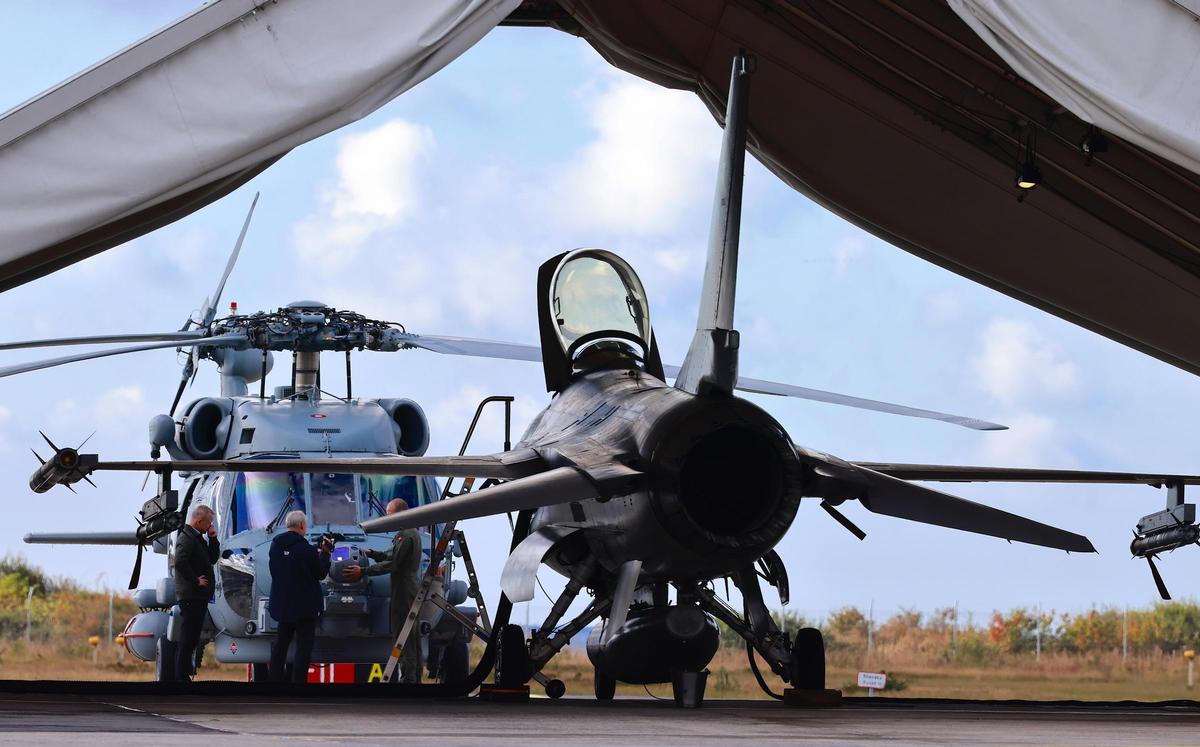 Suecia aportará a la OTAN un moderno ejército con cazas y submarinos Saab aptos para el Báltico. Suecia aportará a la OTAN un moderno ejército con cazas y submarinos Saab aptos para el Báltico.