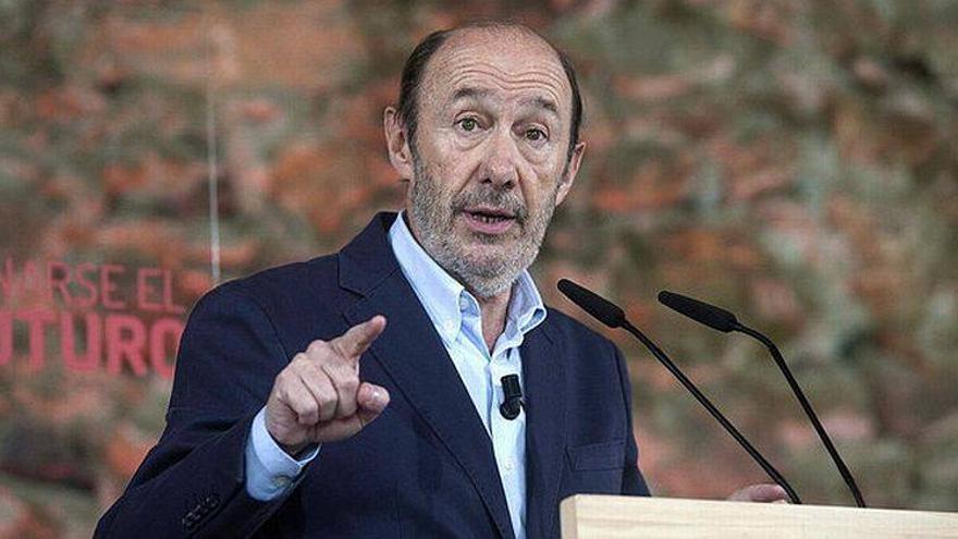 Rubalcaba pide suprimir los billetes de 500 € para combatir el fraude