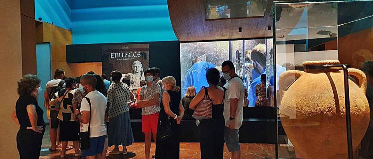 Exposición sobre los etruscos en el MARQ, el pasado fin de semana. |
