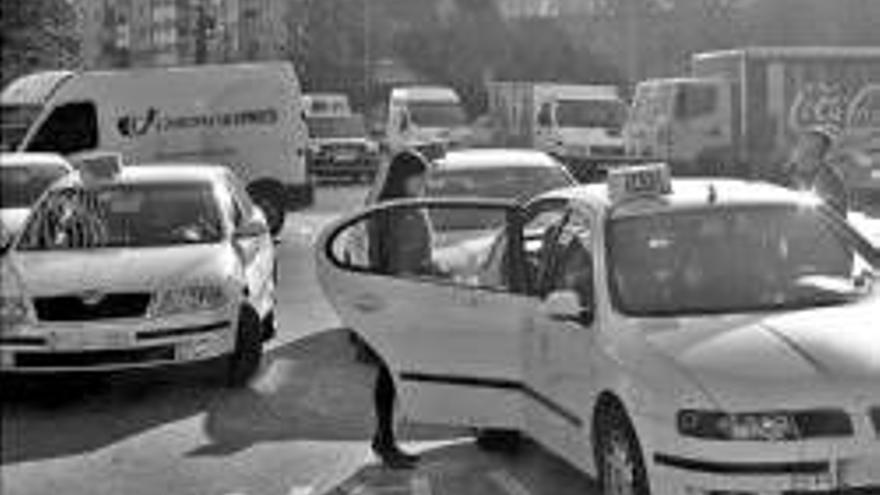 Desacuerdo entre los taxistas para modernizar el servicio con el GPS
